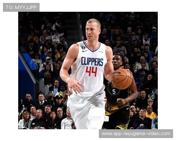 2K26 中投值引争议!快船晒小卡魔性大笑图无声抗议 2K26 中投值引争议!快船晒小卡魔性大笑图无声抗议